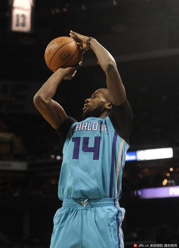 黄蜂队前锋受伤在医院接受治疗的简单介绍