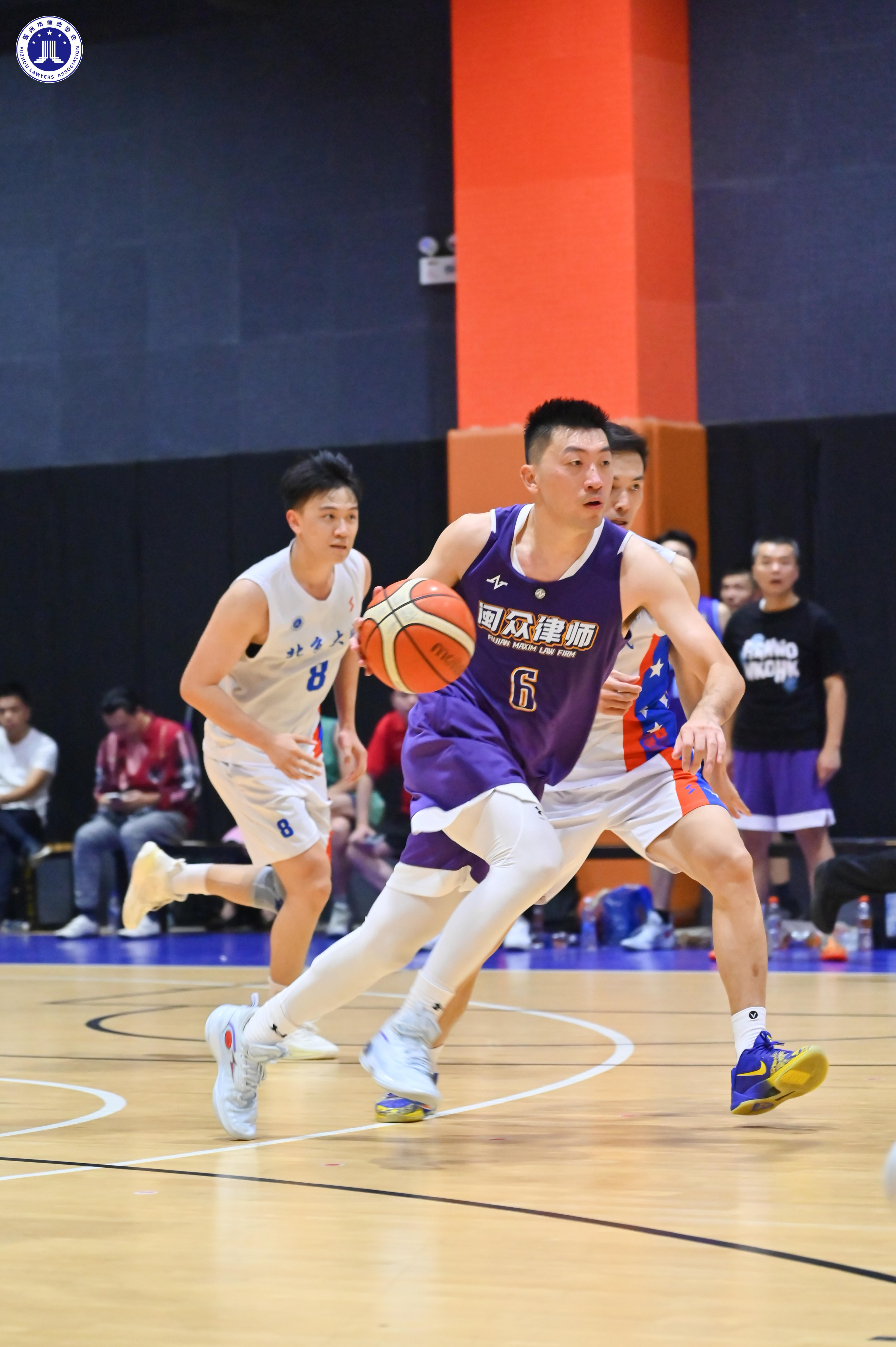 高水平的篮球比赛让人心潮澎湃