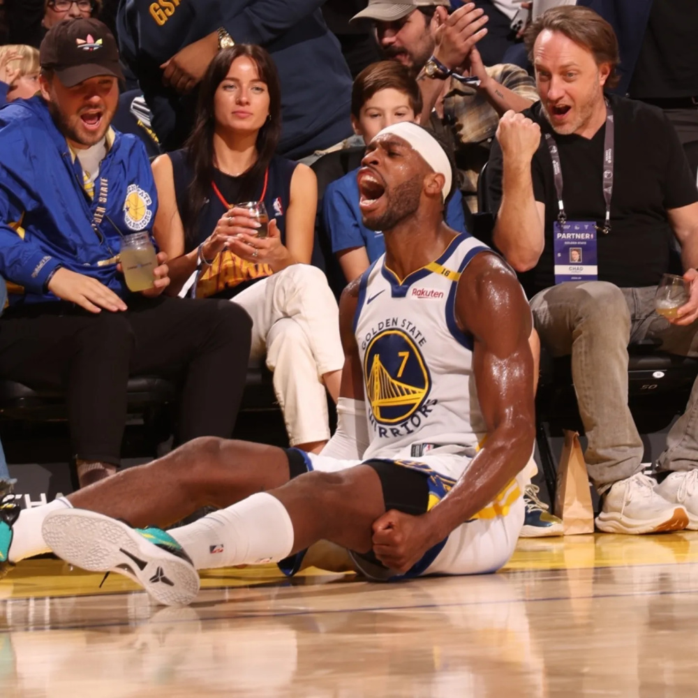 包含勇士队员因伤退出下场比赛，备受球迷担忧的词条