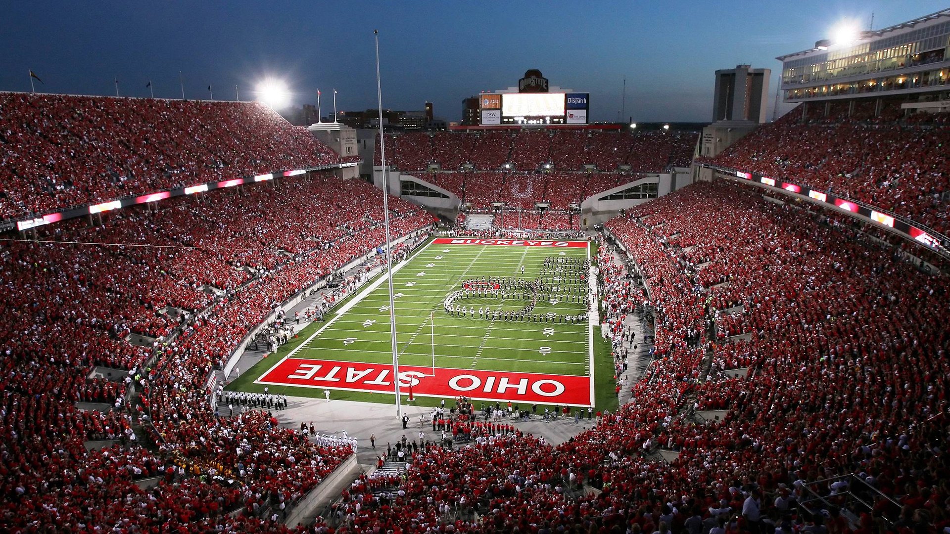 哈利波特？不，是哈利伯顿！巫师导演步行者魔法秀